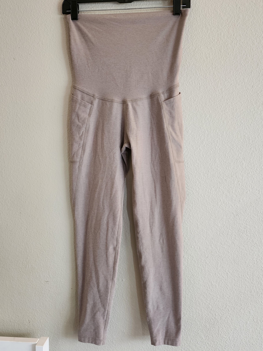 Beyond Yoga Beyond The Bump Maternity Leggings Size Medium Tan